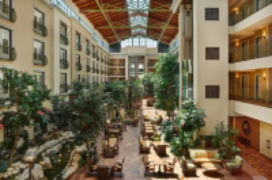 Woolley's Classic Suites Denver Airport