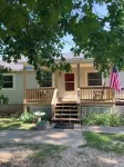 Charming 3-bedroom cabin with a view, AC/wifi located near Mountain View