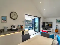 Anchor View