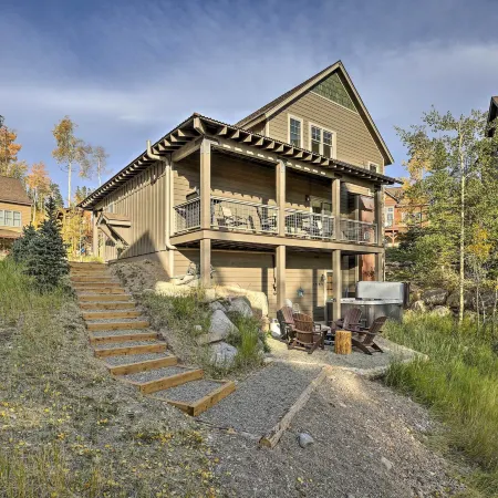 Winter Park Area Cabin, Hot Tub and Mountain Views!