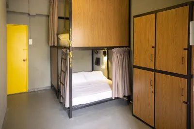 Traveller Bunker Hostel 1 Hotels in 