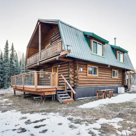 3 Mi to Kenai River: Secluded Sterling Cabin!