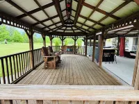 Sunshine Escape: Spacious 6Br Home w/ Outdoor Oasis & Fire Pit Near Marina
