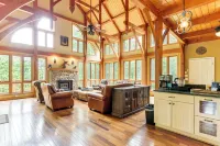 Game Room and Fireplaces Group Dahlonega Getaway - 2-Star