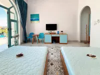 Santorini Villa Cam Ranh Hotels in Cam Phúc Bắc