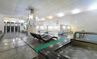 Pohang Bogyeongsa Hot Spring Park & Glamping