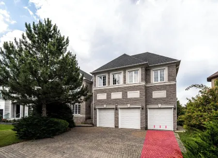 25% Fall Off, Luxury 3 Bdrms, 2 Baths, 2 Prk