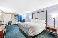 Super 8 by Wyndham Lantana West Palm Beach Отели в г. Бойнтон Бич