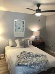 Luxury Brand New Remodeled 3 Bedroom Duplex! 에버렛 호텔