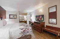 Red Roof Inn & Suites Calhoun Hotels in Calhoun