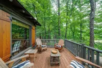 The Guest House Historic Cabin in Big Canoe