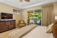 هال لاكي ستونينج ريزورت كوند ، ووك تو بيتش!