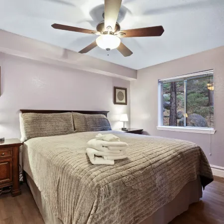 Ski In, Ski Out! 3 BDR Steps From Stagecoach Lift