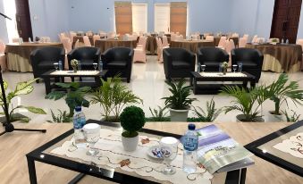 Grand Mahoni Hotel