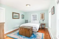 4 Bdr w/ Private Hot Tub, Backyard and Deck!