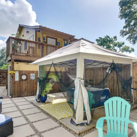 Bacliff Apartment w/ Hot Tub - 3 Mi to Boardwalk!