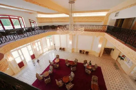 Terres de France - Appart'Hotel le Splendid