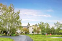 Trumpeter Inn فنادق في فرايدي هاربور