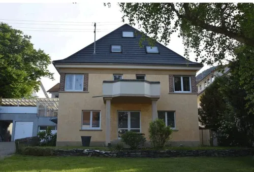 Villa Lou vacation apartment with beautiful terrace at the foot of the Swabian Alb فنادق في Oschingen