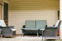 Spacious Kitchen and Cozy Retreat - Charming Family Haven