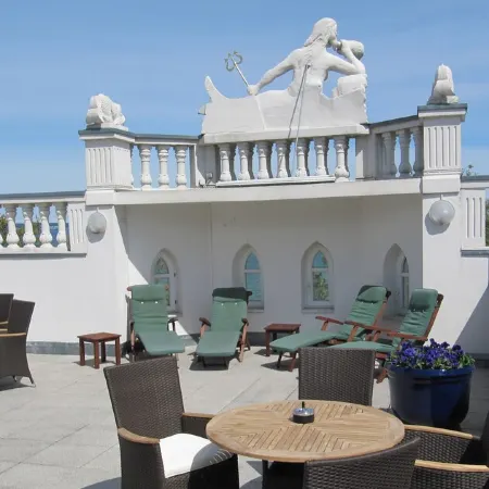 Peaceful, Sunny  Vacation Apartment Directly on the Beach Promenade, Beach