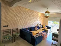 Spacious family friendly 3 bedroom apartment near the train station