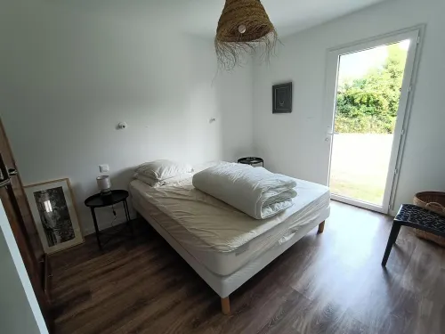 Village house 5 mn walk from shops and 10 mn from beaches. Hotels in Saint-Briac-sur-Mer