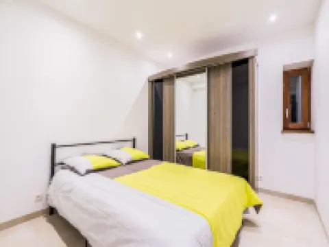 Cozy Chalet with Garden Hotels in Beauraing