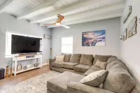 Bright Pinellas Park Getaway w/ Private Pool!