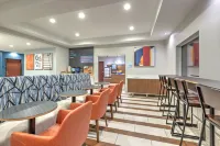 Holiday Inn Express & Suites Dallas - Grand Prairie I-20