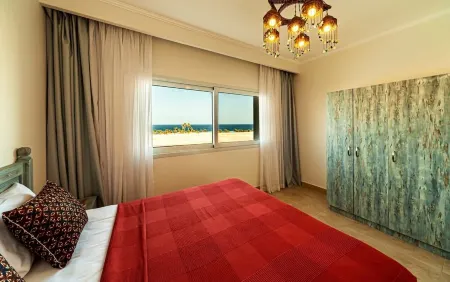 Full Seaview beautiful apartment Отели в г. Qesm Marsa Alam