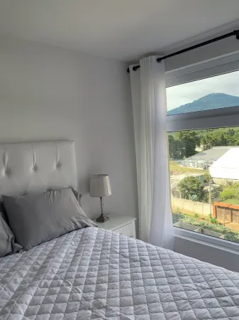 Antigua Guatemala 10 minutes Drive ,3-bedroom full apartment , Отели в г. Санта Лусия Мильпас Альтас