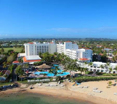 Embassy Suites by Hilton Dorado del Mar Beach Resort Отели в г. Дорадо