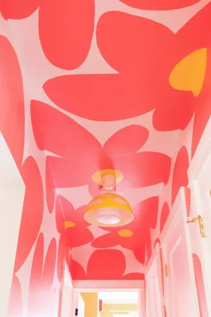 Colorful & Funky Getaway – A Vintage Dream Come True Отели рядом с достопримечательностью «Колледж Мохок»