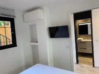 New- Beach 2min, Direct accès marina, 2km from Saint-Tropez Hotels in Cogolin