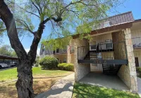 Peaceful river views/Guadalupe access/Swimming Pool/2 bed 2 bath/Sleeps 6