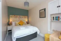 1st Floor, One Bed Apt & garden, Scottish Borders Hotels in Innerleithen