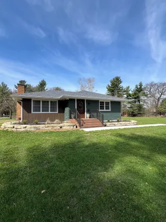 Charming 2 bedroom 1 bath cottage in Wisconsin Dells