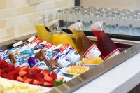 Hilton Garden Inn Burlington-Downtown - breakfast