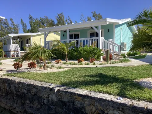 Cozy private green studio cottage on water free floating dock at your doorstep