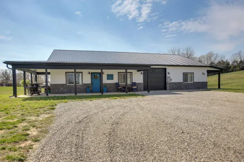 Byrdstown Home Near Dale Hollow Lake!