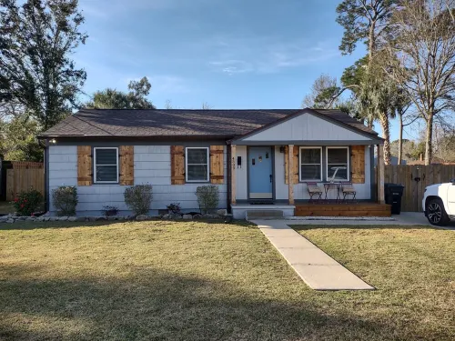 Charming 3-bedroom house in lovely Pensacola. 15 minutes to beaches