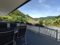 Spacious and quiet 'Ferienwohnung Schwarzwaldblick' with a picturesque view فنادق في باد بيترستال غريسباخ