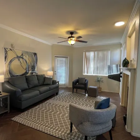 Gilbert/Mesa Solana Luxury Condo 1 Bdrm/1 Bath Near MD Anderson Cancer Center