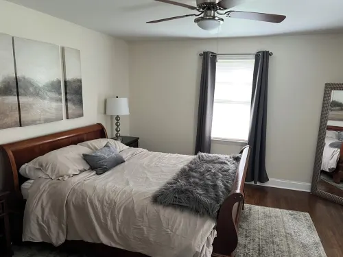 Charming 2-bedroom cottage in Franklin-a home away from home.