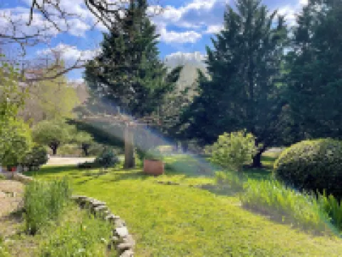 Havana - B&B in a 5000 M2 estate at the foot of the Colorado mountains リュストルのホテル