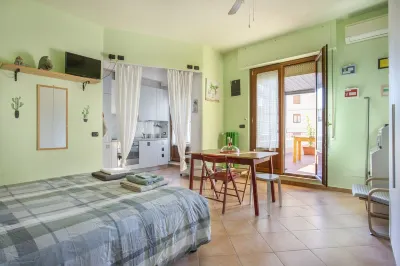 HOUSE 03 cozy and lovely studio apartment in Florence Novoli area 노볼리 호텔