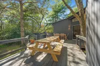 Wander Bellport Park Hotels in Bellport