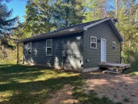 Charming 2-Bedroom Cabin on the River in Beaverton