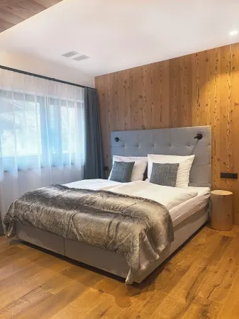 Florisa Mountain Penthouse, luxury ski-in/ski-out penthouse - Jacuzzi & sauna